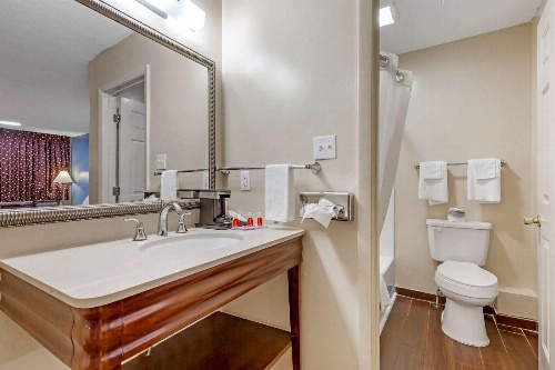 Econo Lodge Woodstock  Shenandoah Valley I 81 image 2